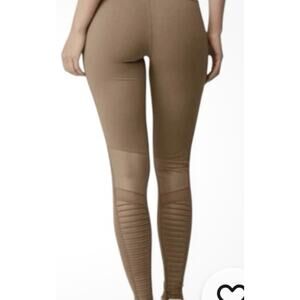 Gravel Glossy Brown Alo Yoga Moto Leggings M